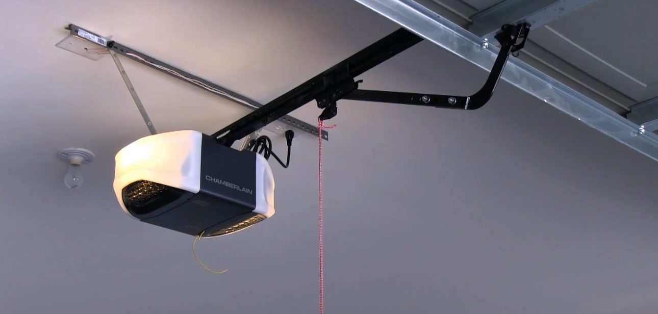 Navigating the Lights on Your Garage Door Sensor Yellow and Green